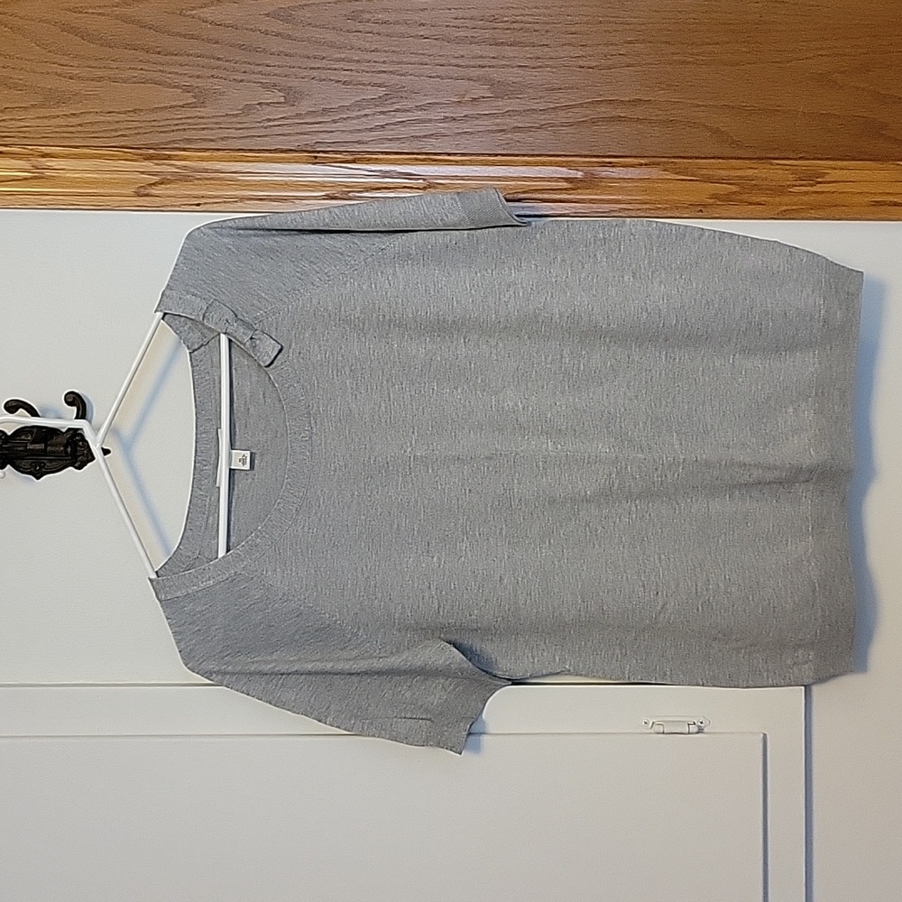 Short sleeved sweater